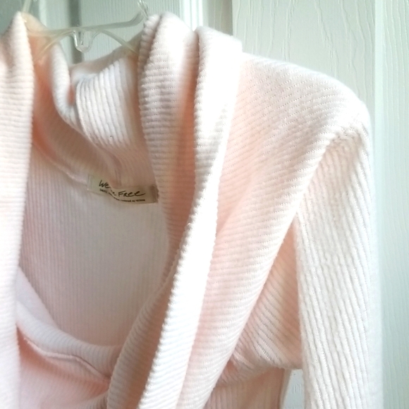 We the free - Oversized Cowl Neck Soft Shell Pink Sweater, NWT - Picture 5 of 8